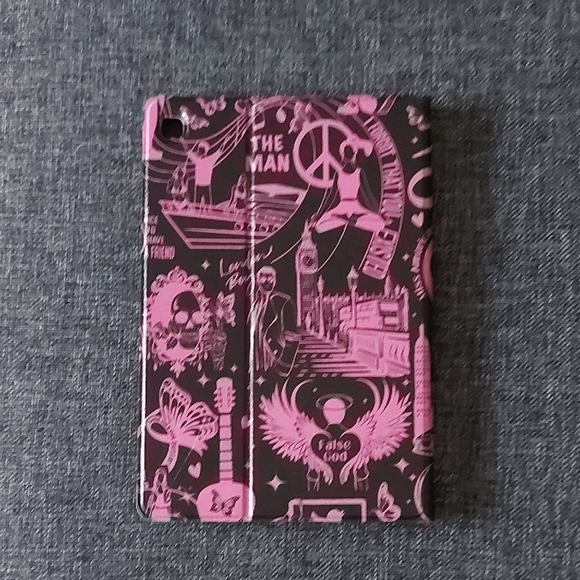 Taylor Swift Pink and Black iPad Cover - Picture 3 of 4